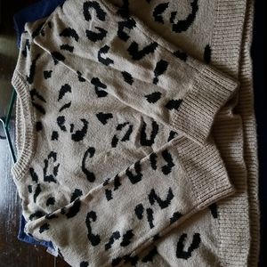 Sweater - Cream animal print. Size Large (tag is missing)